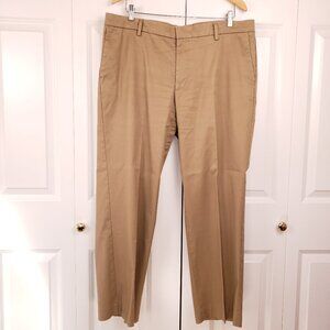 Dockers Pants Mens 38 x 30 Khaki Beige Tan Flat Front Straight Fit Pockets *L29
